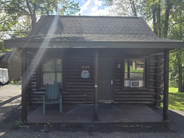 2329 Beaver Creek Dr, Gaylord, MI 49735