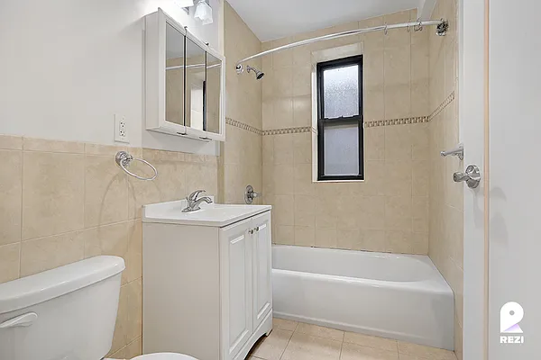 Rented by REZI | media 20