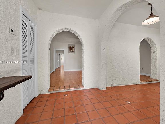 5th image of 234 Alesio Ave