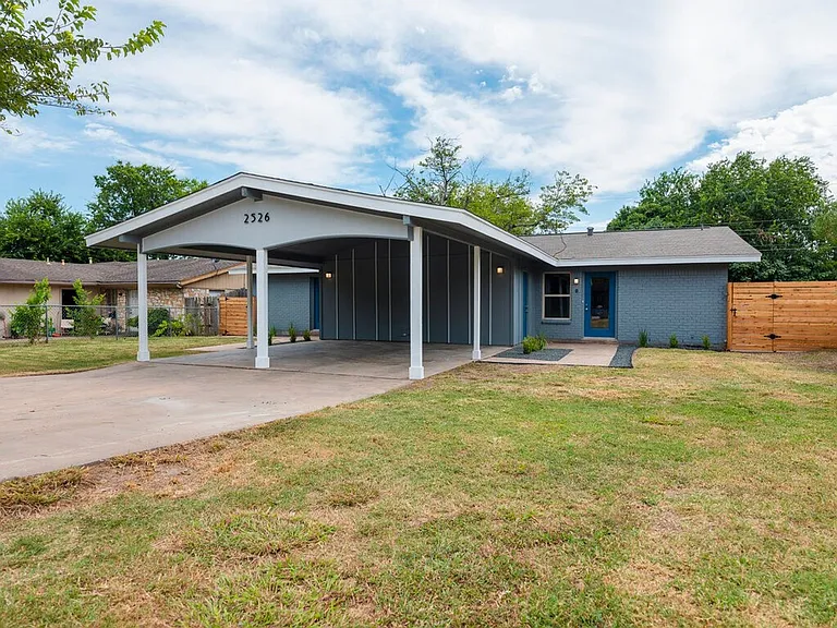 2526 Glen Springs Way — Photo 3
