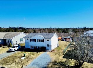 61 Downsview Dr, Saint John, NB E2M7X4