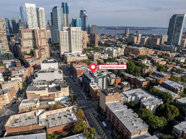 139 Christopher Columbus Drive image 31 of 33