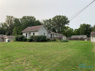1215 S Crissey Rd, Holland, OH 43528