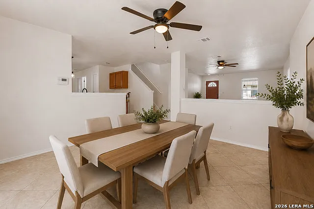 3 bed, 2.5 bath, 2308 sqft, $1,850 — Photo 3