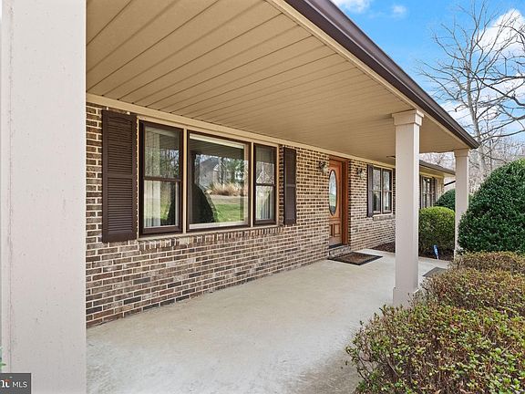 5th image of 3801 Russell Rd