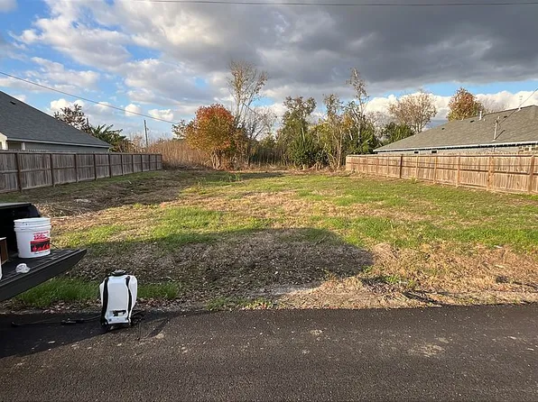 9825 Signet St, Houston, TX 77029