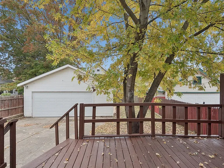 2302 Saratoga Ave — Photo 26