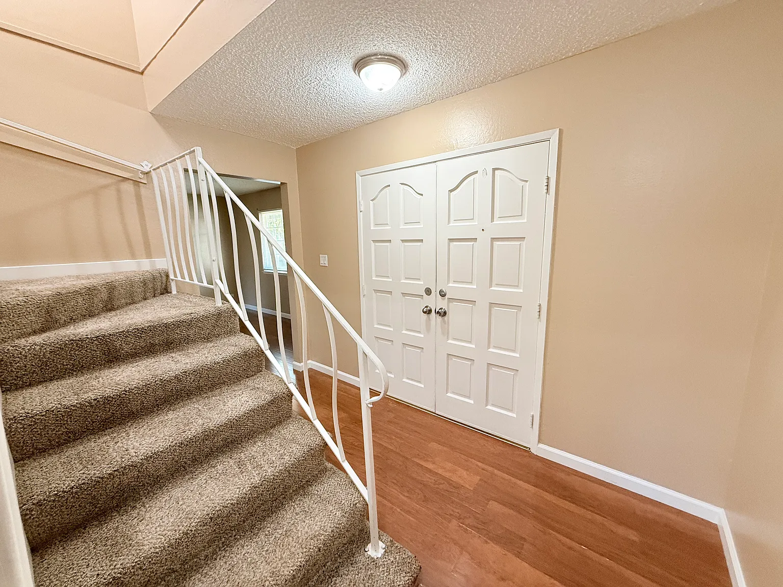 5 bed, 1889 sqft, $2,750 — Photo 3