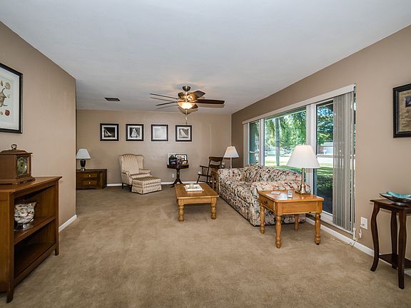 3rd image of 1897 Paradise Ln