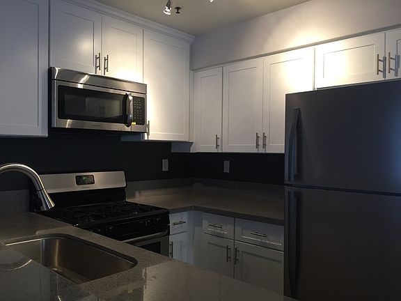 2nd image of 467 S Bonnie Brae St #102
