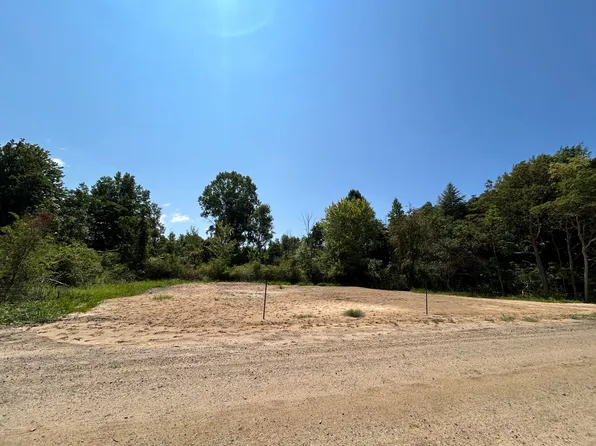 123 Beachview Dr, South Haven, MI 49090