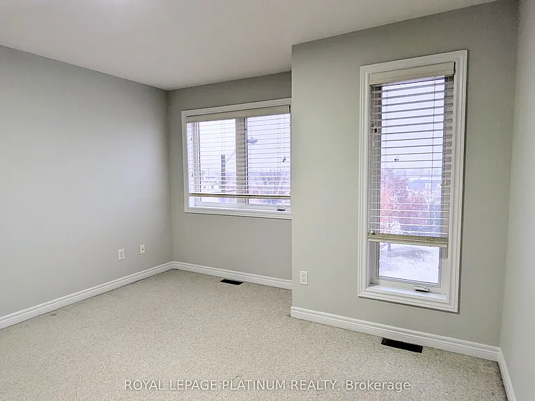22 Market Garden Mews — Photo 10
