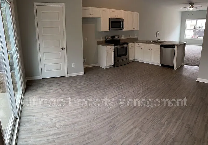 2 bed, 2.5 bath, 1220 sqft, $1,450 — Photo 3