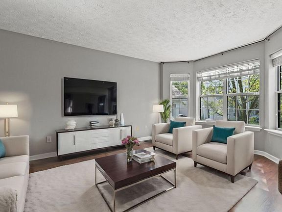 4th image of 403 Windfield Pl #403