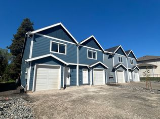 52479 SW 4th St, Scappoose, OR 97056