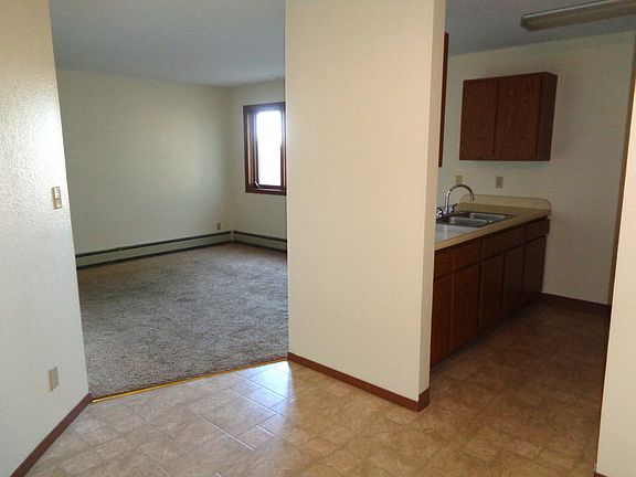 5th image of 900 Hengen St #16433956