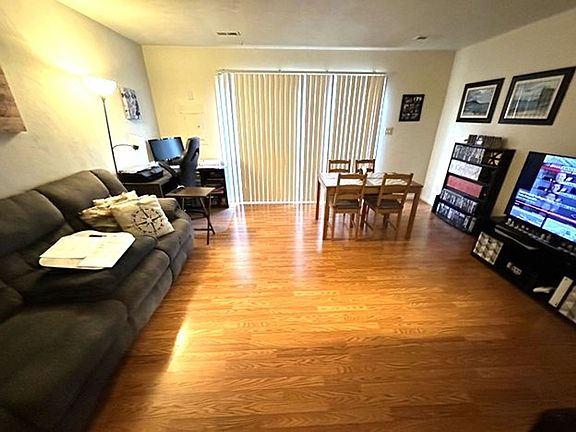 4th image of 3836 Staffordshire Ln