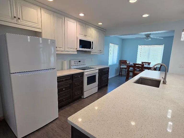 549 La Gorce Dr — Photo 12