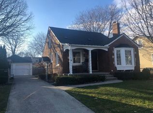 745 Loraine St, Grosse Pointe, MI 48230