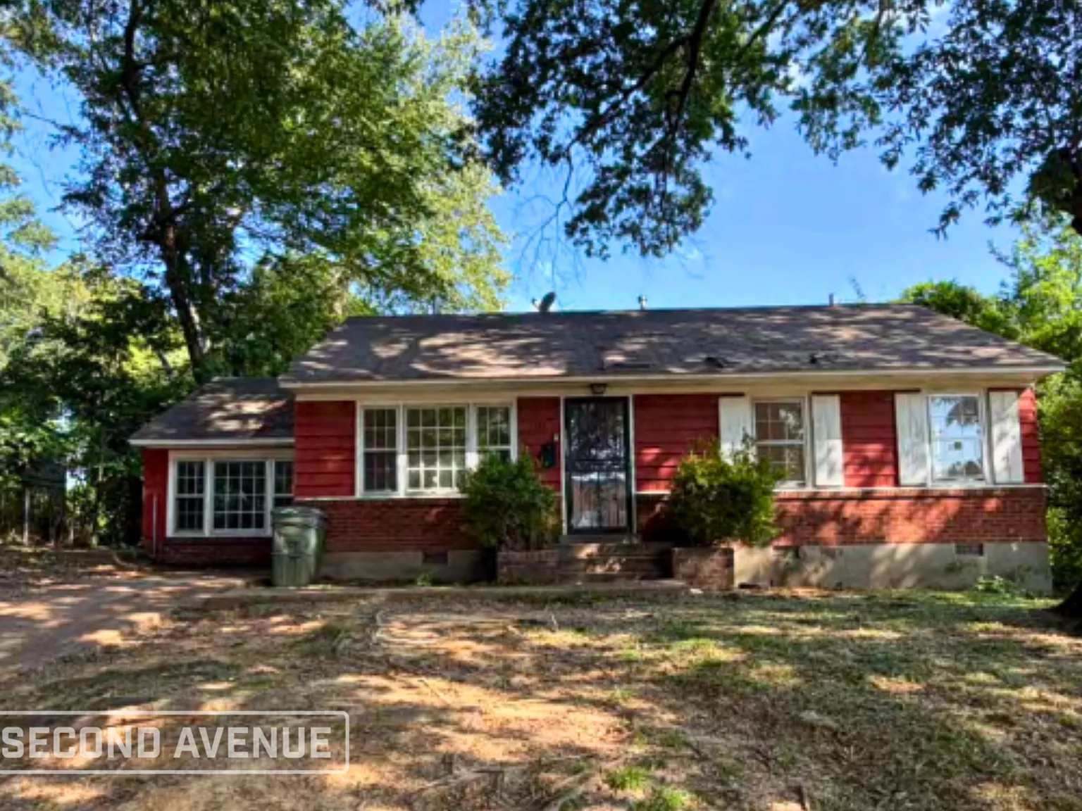 3 bed, 1.0 bath, 1203 sqft, $1,095 — Photo 1