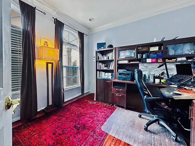 Main level office