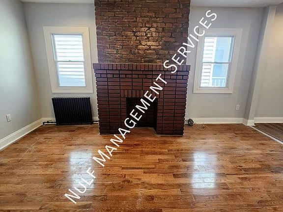 3rd image of 930 Portland St #1