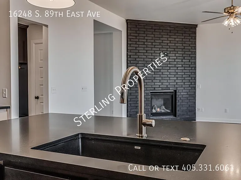 16248 S 89th East Ave — Photo 14