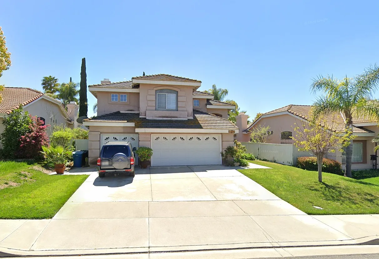 4 bed, 2.5 bath, 1894 sqft, $3,000 — Photo 2