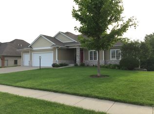 41 Hickory Heights Ln, Iowa City, IA 52245