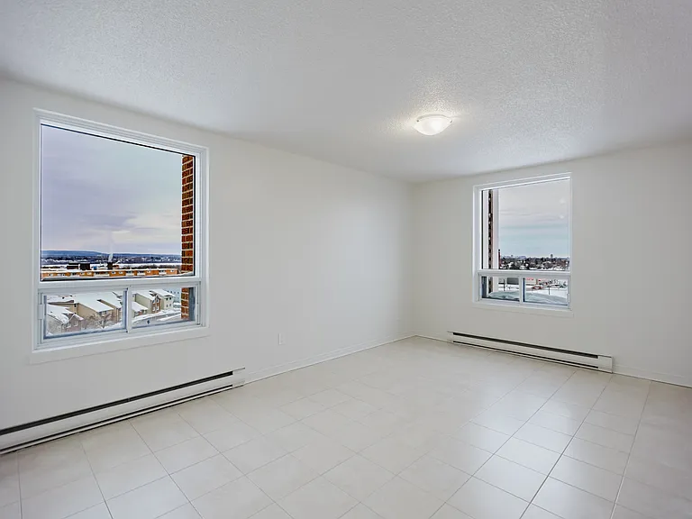370 Forest St — Photo 11