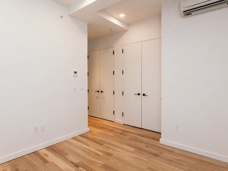 44 Kent St #516 — Photo 8