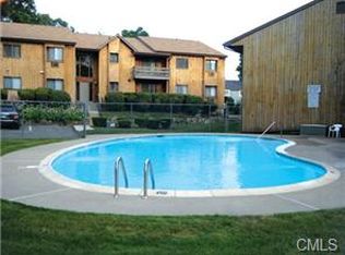 41 Riverview Dr, Bridgeport, CT 06606