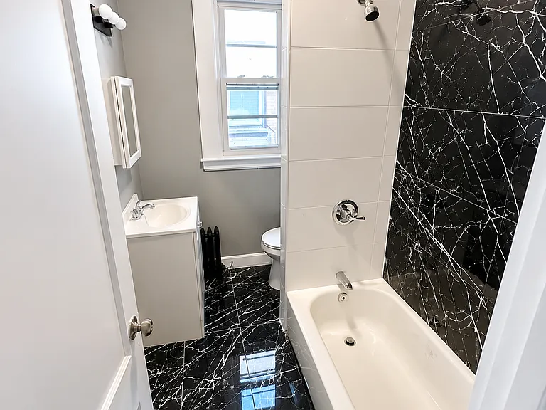 842 S 19th St #2B — Photo 4