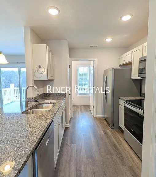 2946 Locust Grove Ct — Photo 9