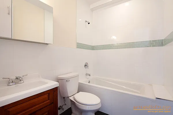 Rented by aptsandlofts.com | media 17