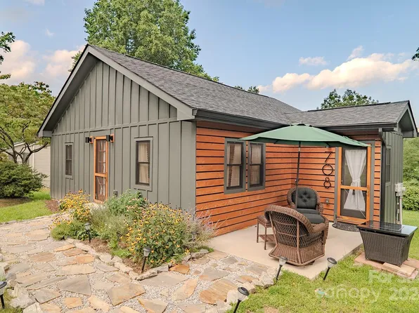 708 Halsbury Ave, Hendersonville, NC 28791