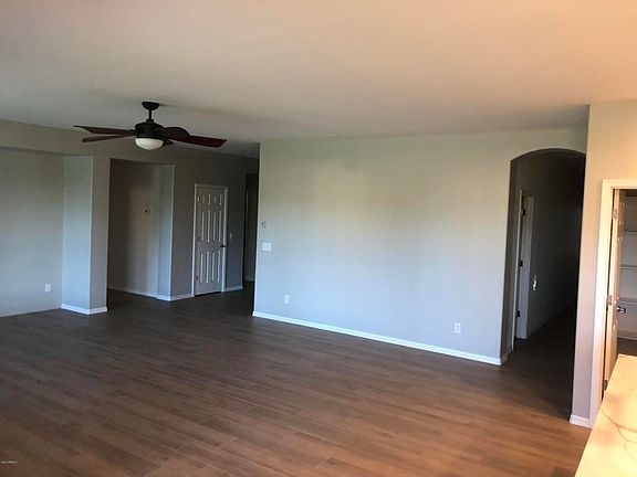 3rd image of 2602 E Carob Dr