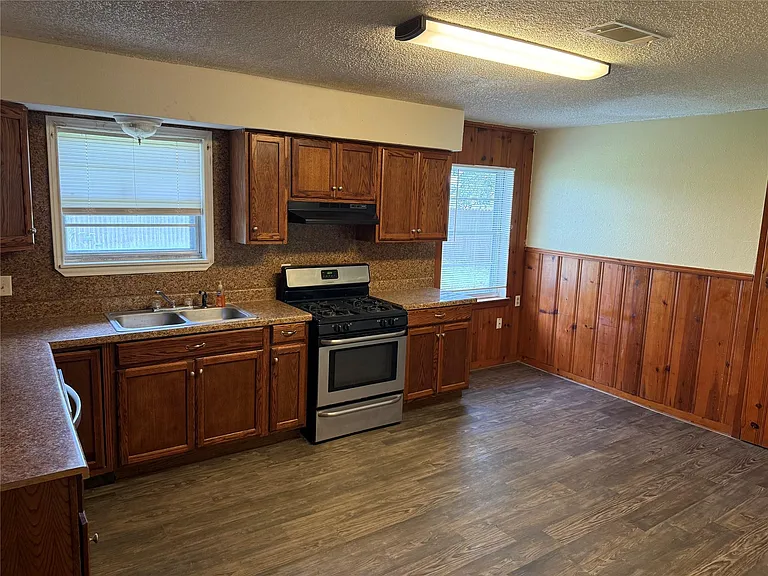 216 Schilling St — Photo 12