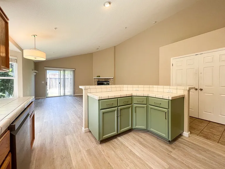 53 Wine Press Way — Photo 14