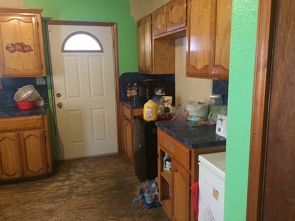 5th image of 821 Sendero St