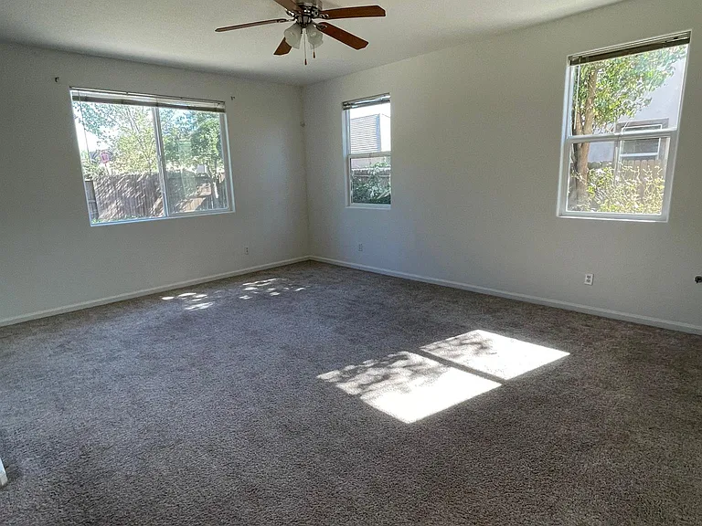 506 Barclay Way — Photo 2