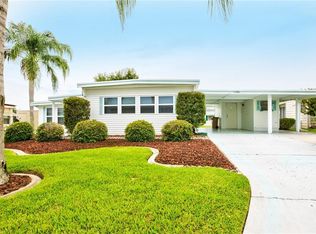 11920 Hickory Ln, Tavares, FL 32778
