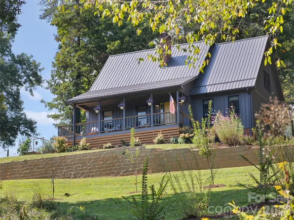 641 Scruggs Cir, Canton, NC 28716