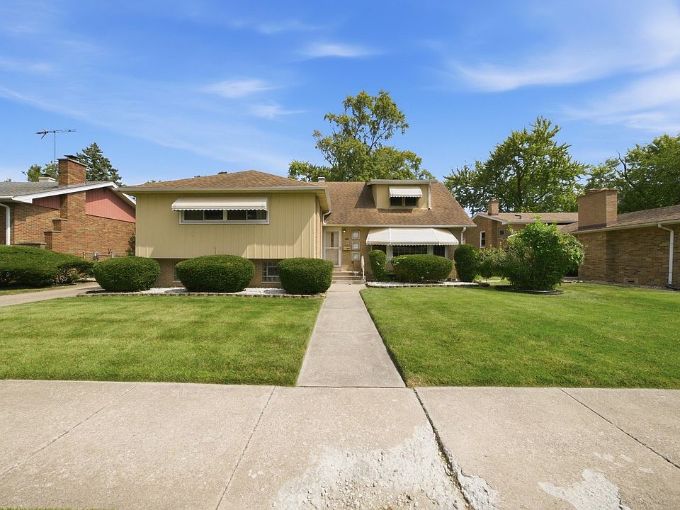 1st image of 15531 Woodlawn East Ave