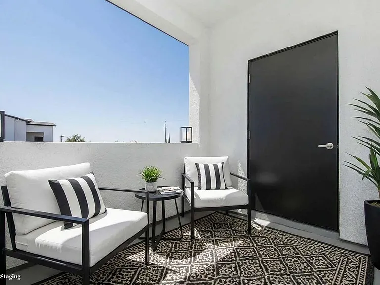 Brand New - Del Rio Apartments — Photo 24