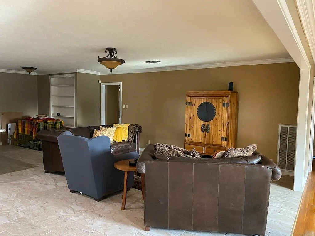3 bed, 2.0 bath, 1986 sqft, $2,900 — Photo 3