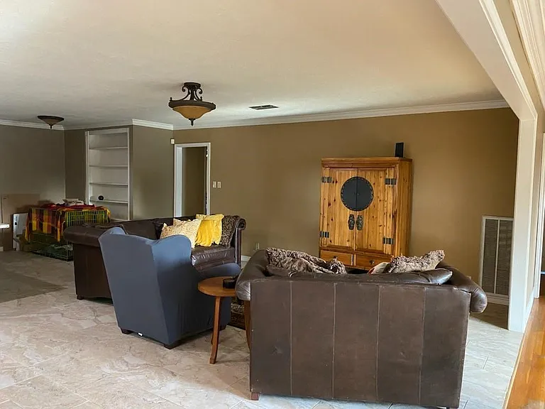 1603 Fawnhope Dr — Photo 3