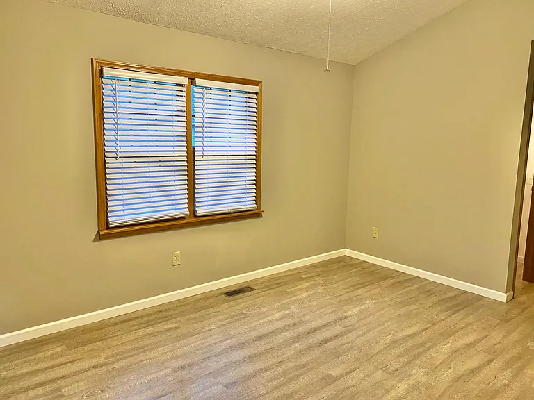 1162 Cambridge Way — Photo 11