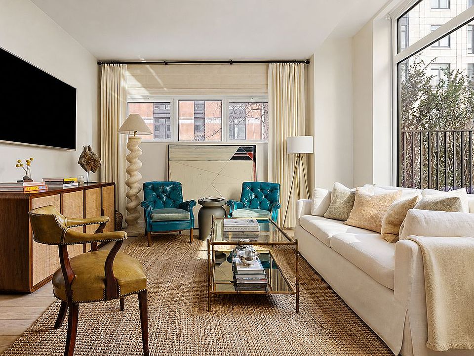 1st image of 450 Washington St #Townhouse 1
