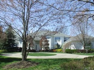 22 Country Ln, Pepper Pike, OH 44124
